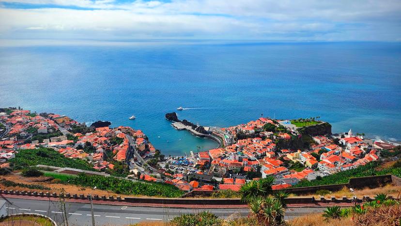 Camara de Lobos fishing village tuk tuk tour Madeira
