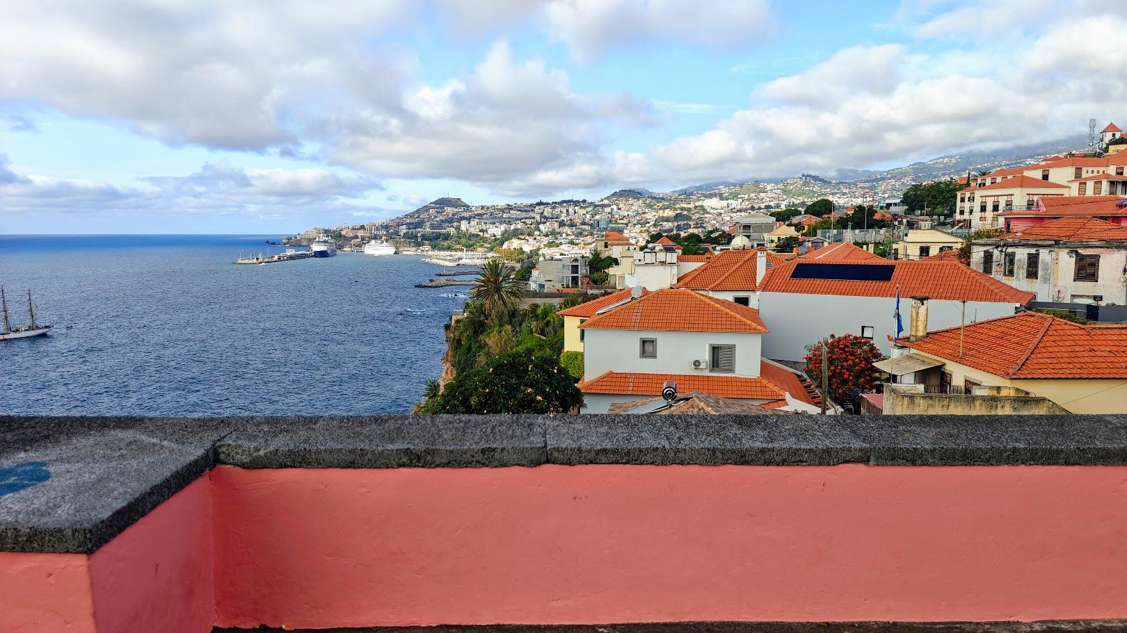 Panoramic view of Funchal Bay from Pináculo viewpoint